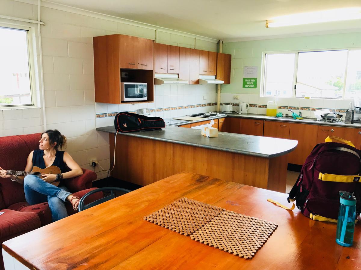 Caloundra Backpackers Vandrarhem Exteriör bild